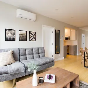 Apartment Trendy Little Italy 3 Bedroom By Den Montreal