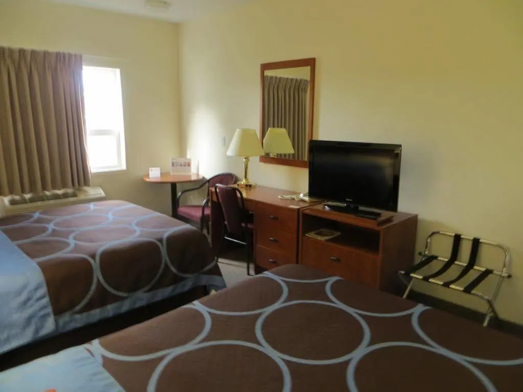 Hotel Super 8 By Wyndham Edmonton/West